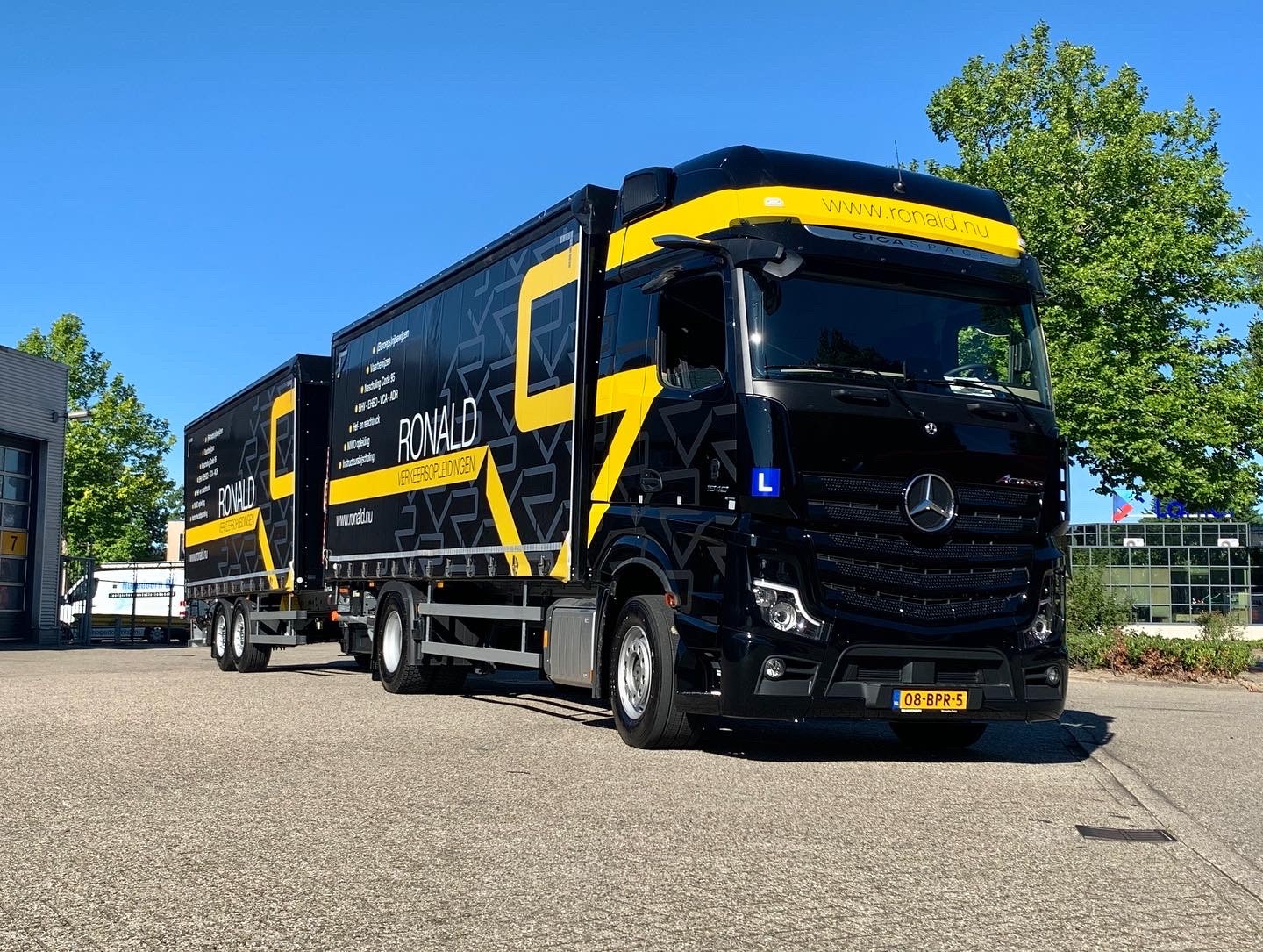 Header afbeelding: ce_rijbewijs_vrachtauto_ronald_verkeersopleidingen_6.jpg